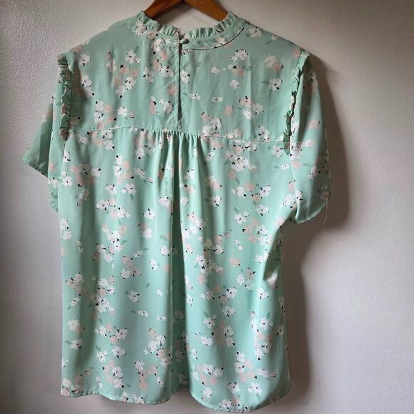 NWOT MOD BOUTIQUE FLORAL SMOCKED SHIRRED TOP SIZE LARGE - Picture 4 of 16